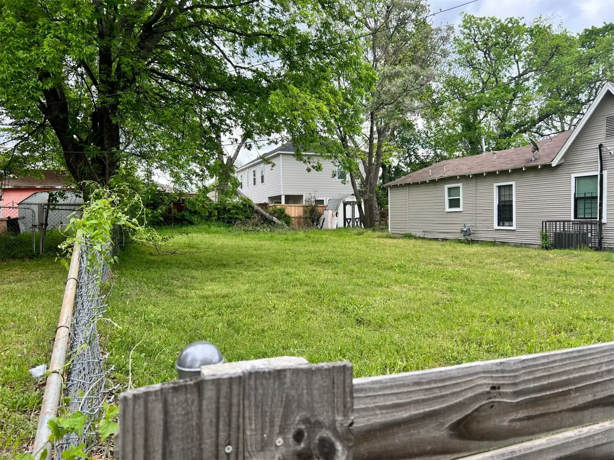 3904 Waldron Avenue, Dallas, TX 75215 - Image #1