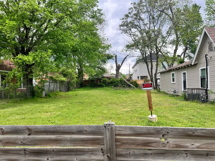 3904 Waldron Avenue, Dallas, TX 75215 - Image #2