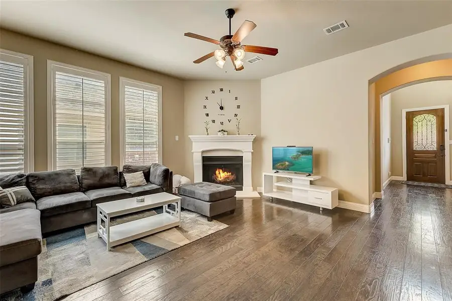 11833 Serenity Hill Drive, Fort Worth, TX 76040 - Image #3