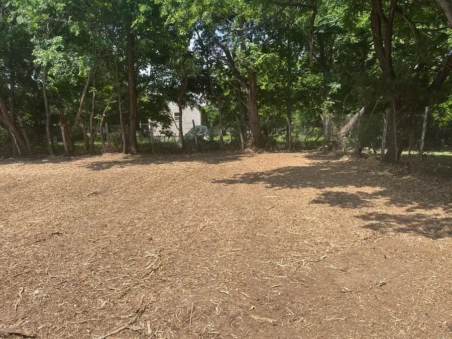 125 S Center Street, Bonham, TX 75418 - Image #3