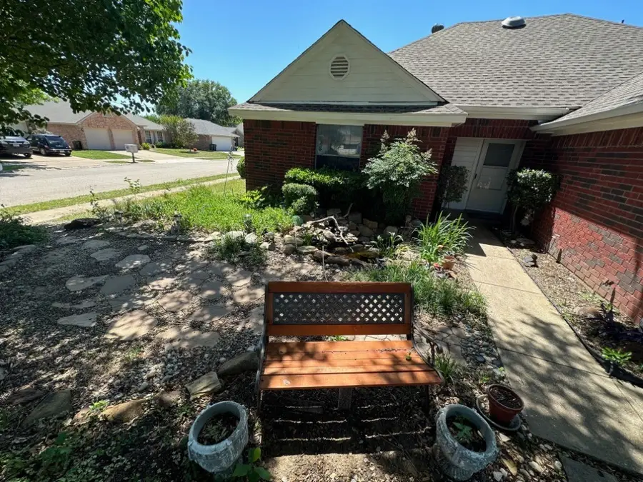 1216 Princeton Place, Euless, TX 76040 - Image #2
