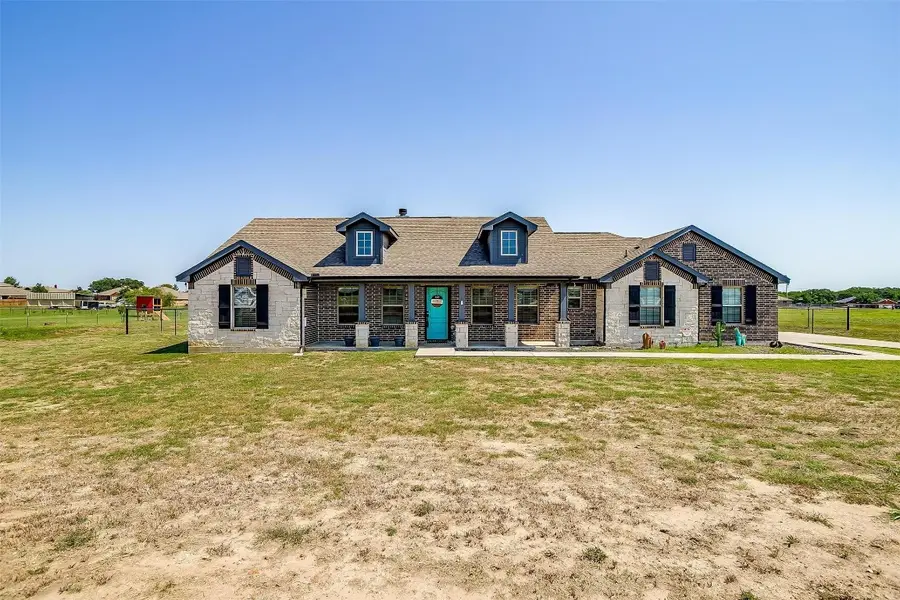 8201 Harvest Drive, Grandview, TX 76050 - Image #3