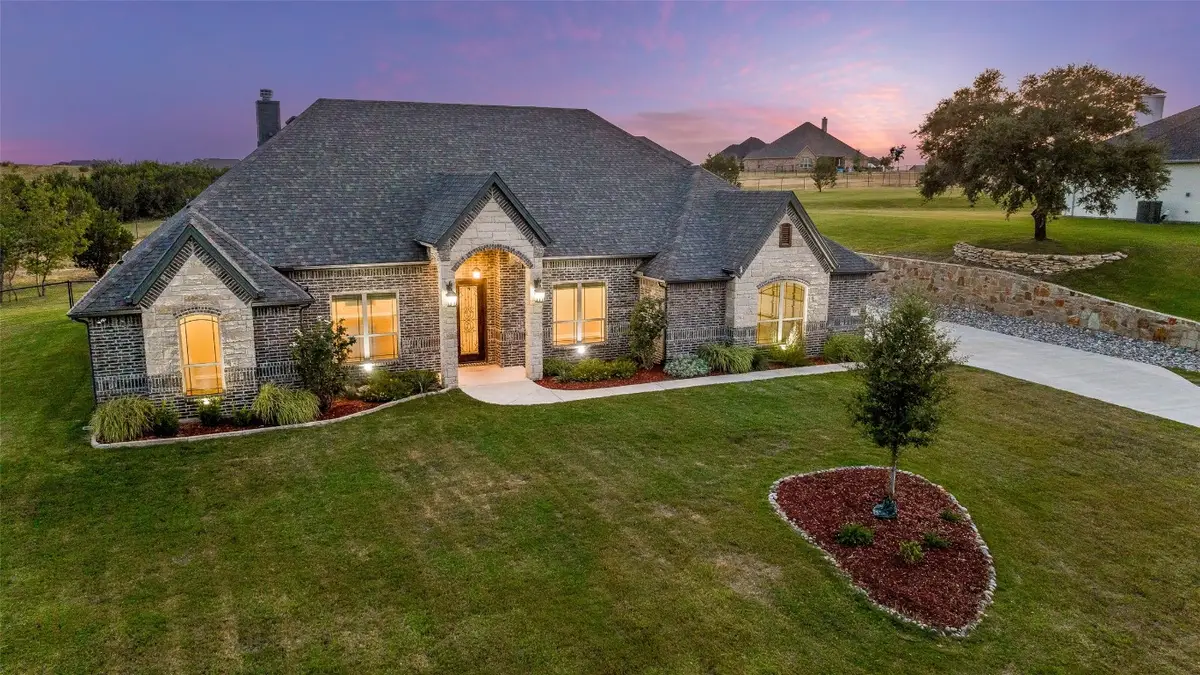 337 Kenyon Court, Granbury, TX 76049 - Image #1