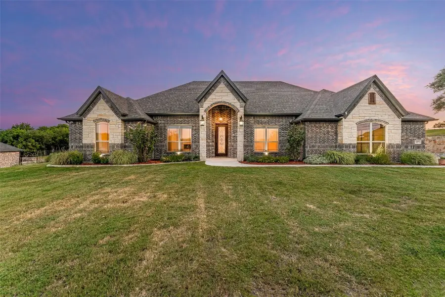 337 Kenyon Court, Granbury, TX 76049 - Image #3