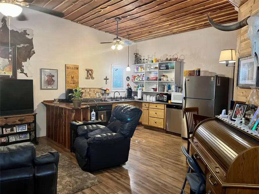 207 County Road 125, Comanche, TX 76442 - Image #3