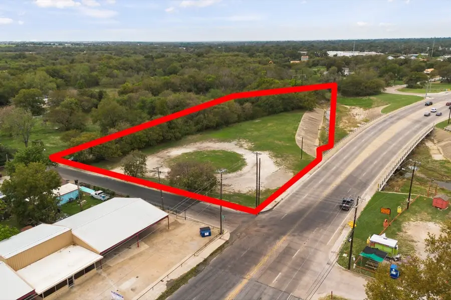 938 E Henderson Street, Cleburne, TX 76031 - Image #3