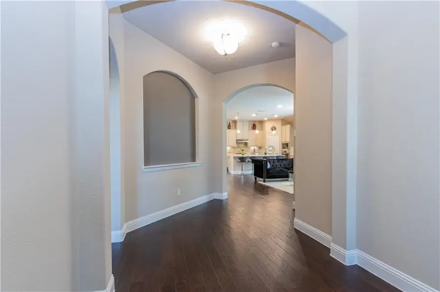 913 Baynes Drive, McKinney, TX 75071 - Image #3