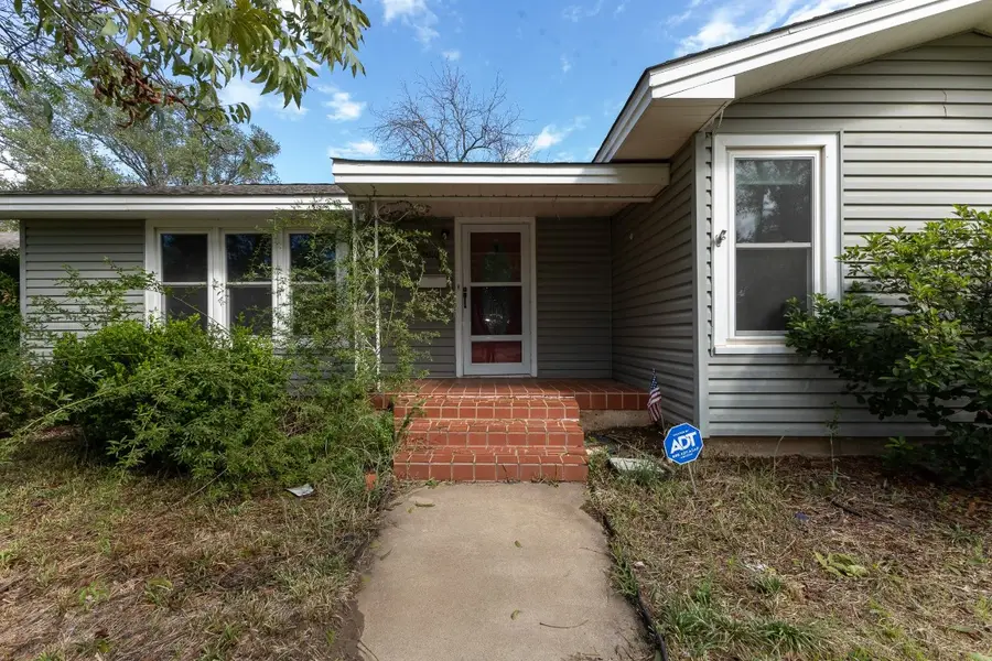 2010 4th Street, Brownwood, TX 76801 - Image #2