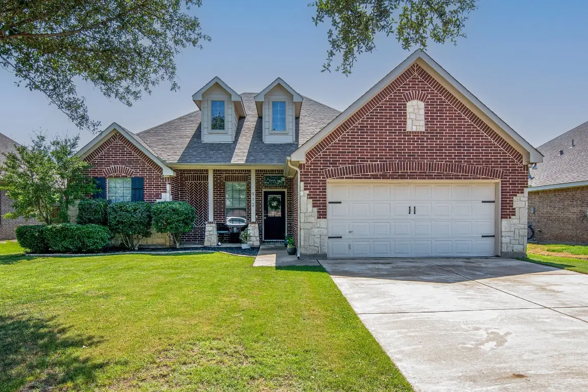 912 Robbins Way, Saginaw, TX 76179 - #1