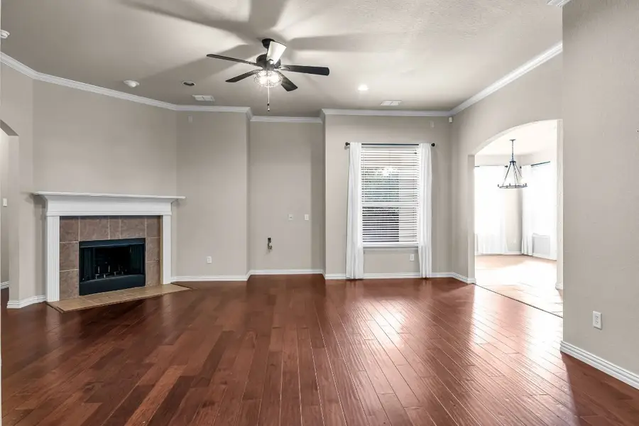 912 Robbins Way, Saginaw, TX 76179 - #3