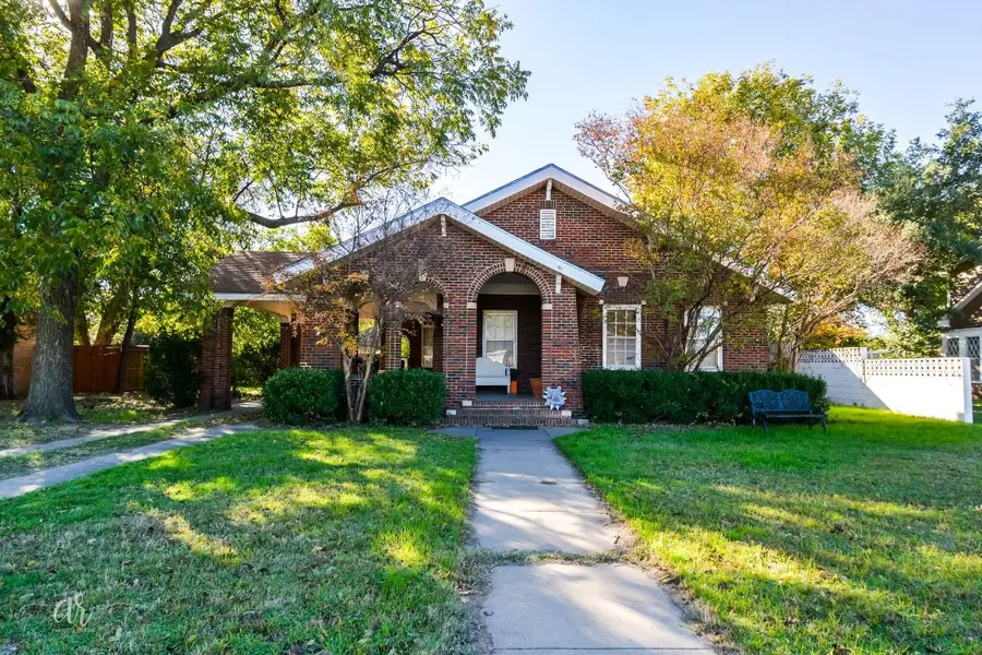 1106 E Reynolds Street, Stamford, TX 79553 - Image #2