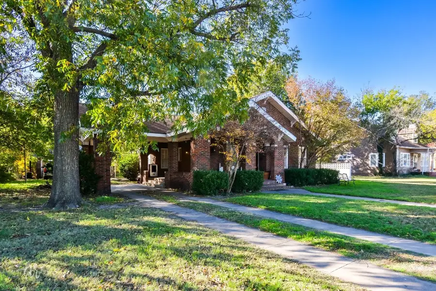 1106 E Reynolds Street, Stamford, TX 79553 - Image #3