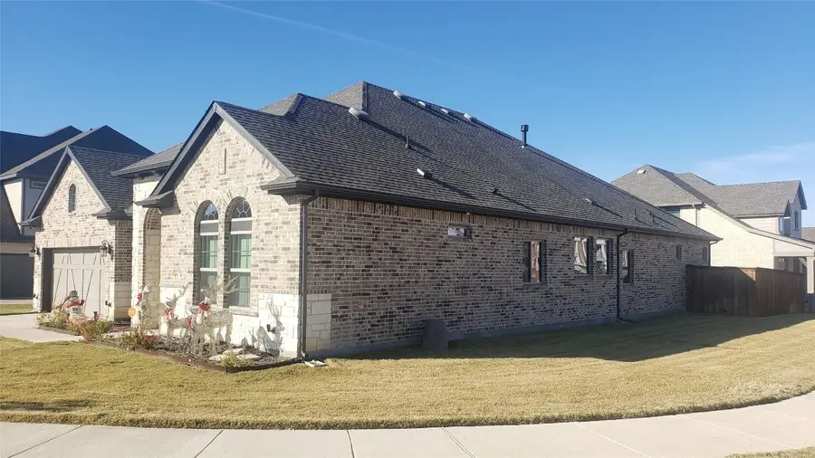 3205 Julian Street, Mansfield, TX 76063 - Image #2