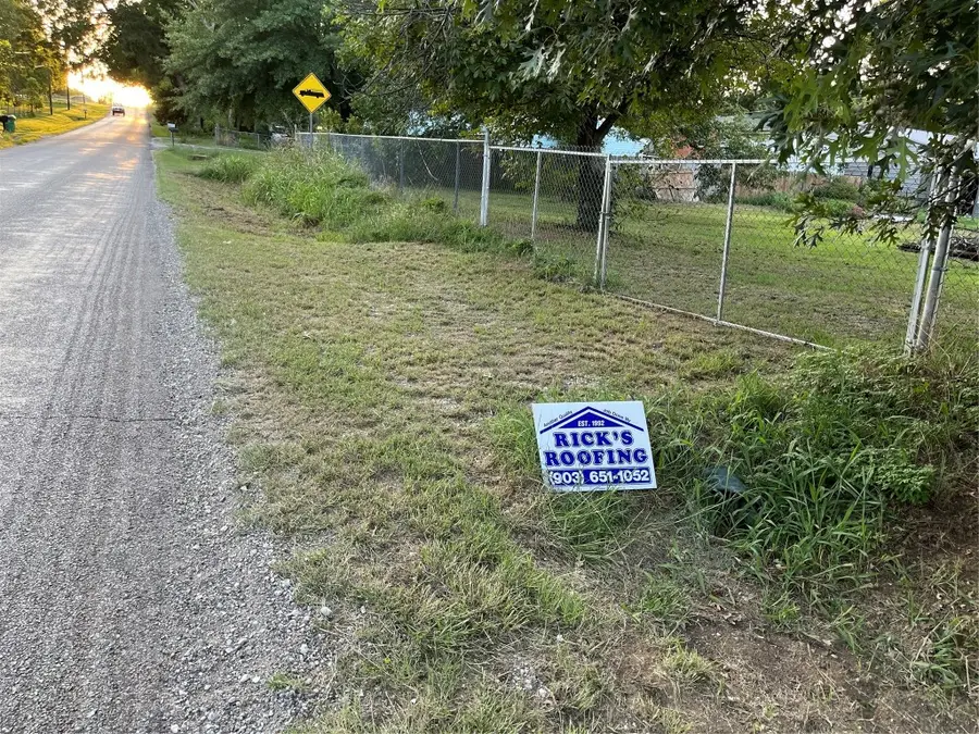 952 Lake Road, Gordonville, TX 76245 - Image #3