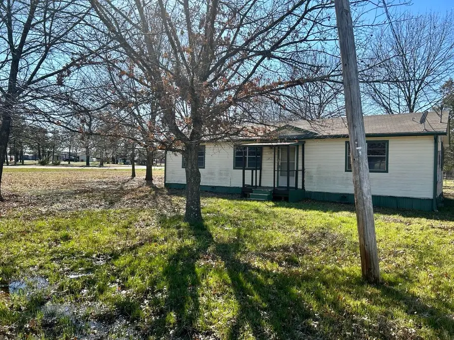 6801 Post Oak Drive, Bonham, TX 75418 - Image #2