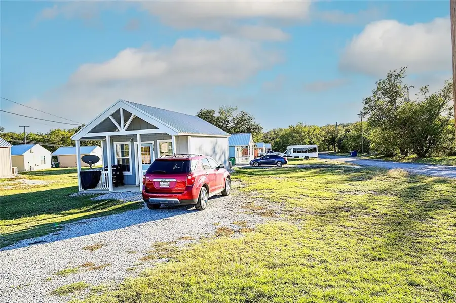 200 W Riley Street, Bowie, TX 76230 - Image #2