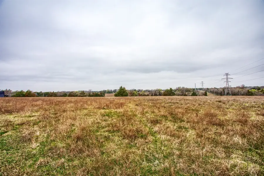 1414 S Bluegrove Road, Lancaster, TX 75146 - Image #2