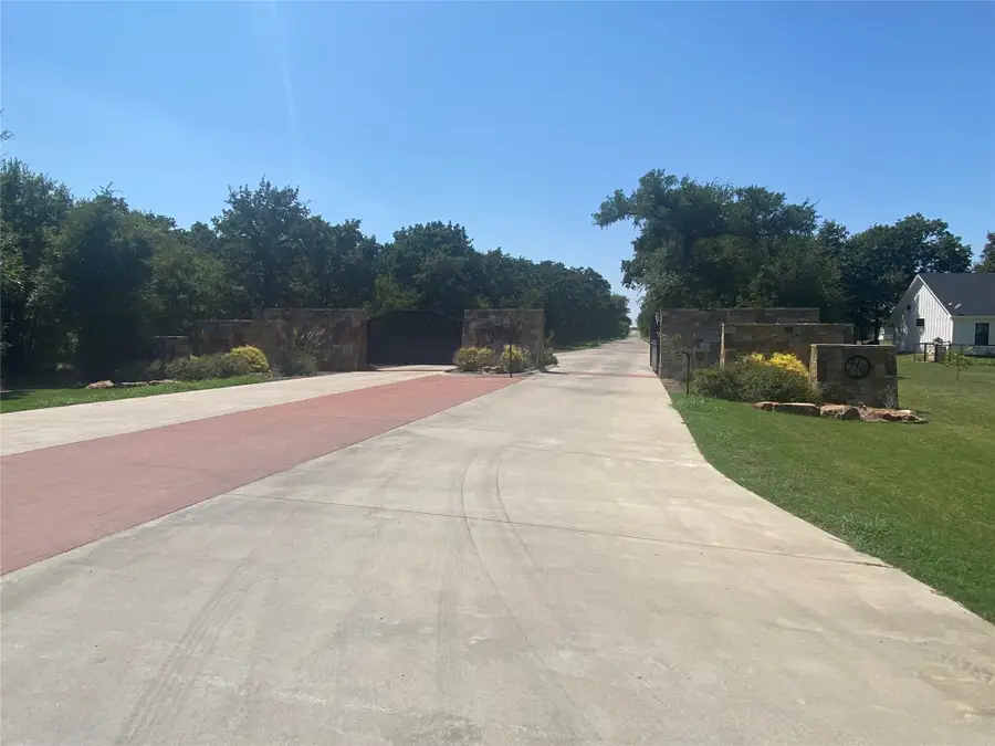 219 Salt Creek Court, Weatherford, TX 76087 - Image #2