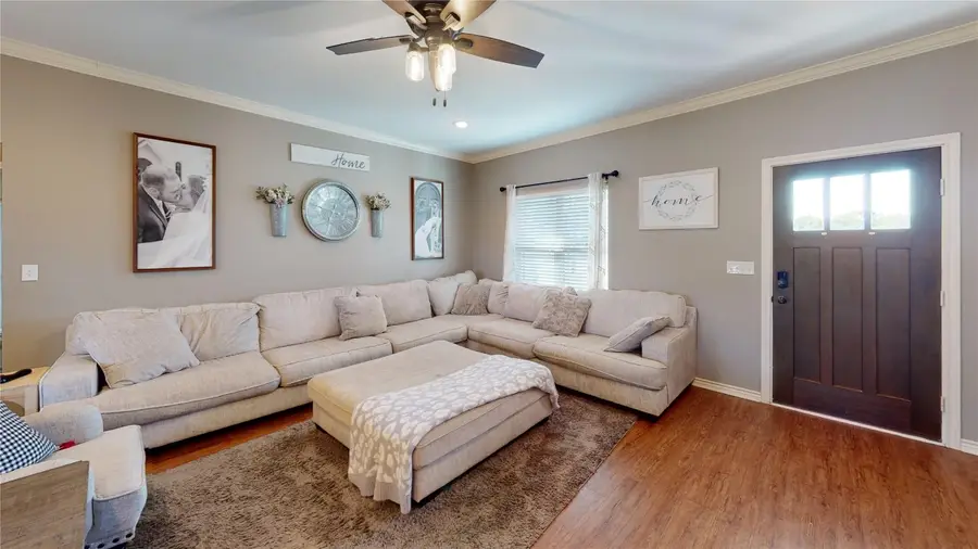 404 Hyde Park Drive, Chandler, TX 75758 - Image #3