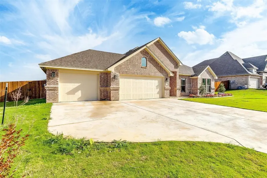 312 Trail Dust Drive, Godley, TX 76044 - Image #3