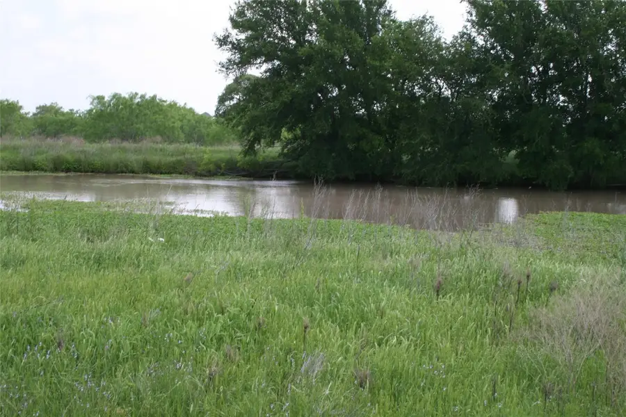 190 Brazos West Drive, Mineral Wells, TX 76067 - Image #2