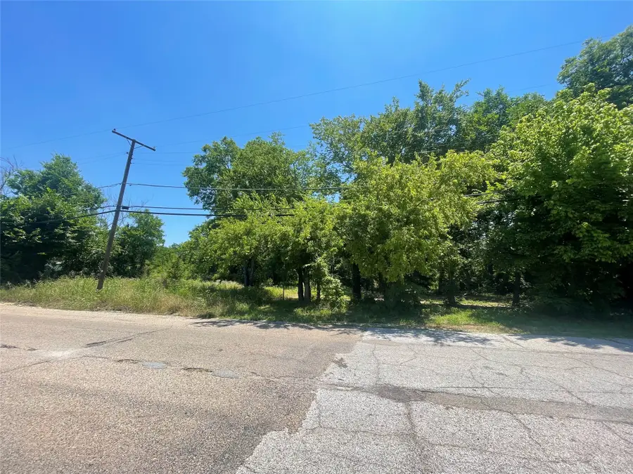 910 N Houston Avenue, Denison, TX 75021 - Image #3