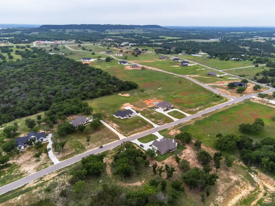 700 R C Luker Court, Granbury, TX 76048 - Image #3