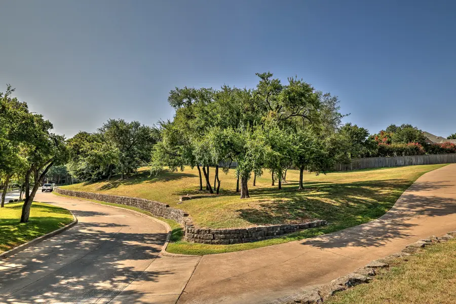6408 Hawthorne Park Drive, Fort Worth, TX 76132 - Image #3