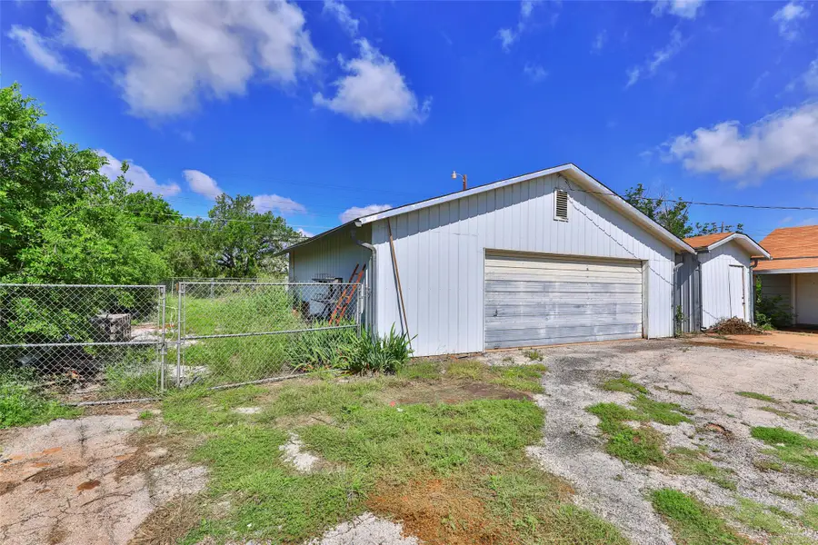 1814 Commercial Avenue, Anson, TX 79501 - Image #3