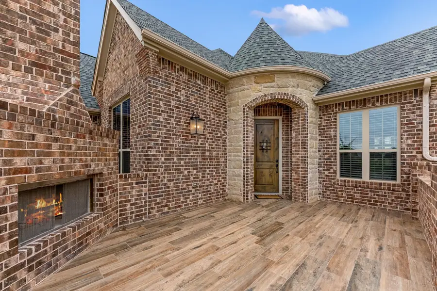1300 Highland Park Circle, Granbury, TX 76048 - Image #3