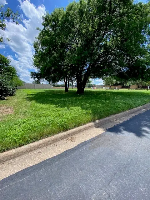 6302 Clubhouse Circle, Dallas, TX 75240 - Image #2