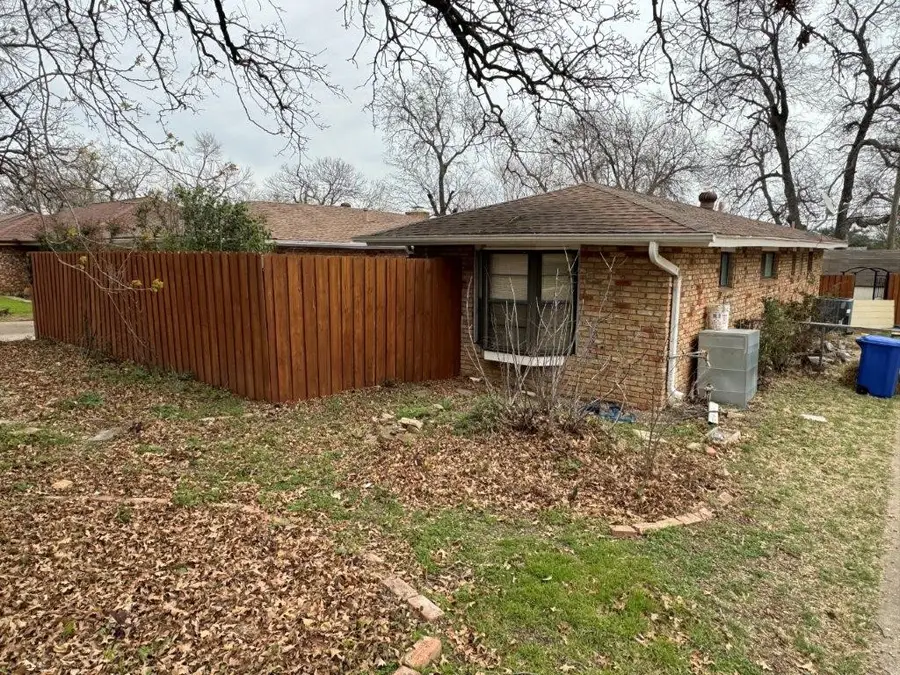 305 Dickey Drive, Euless, TX 76040 - Image #3