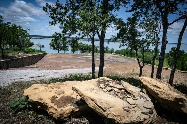 240 Lake House Drive, Bridgeport, TX 76426