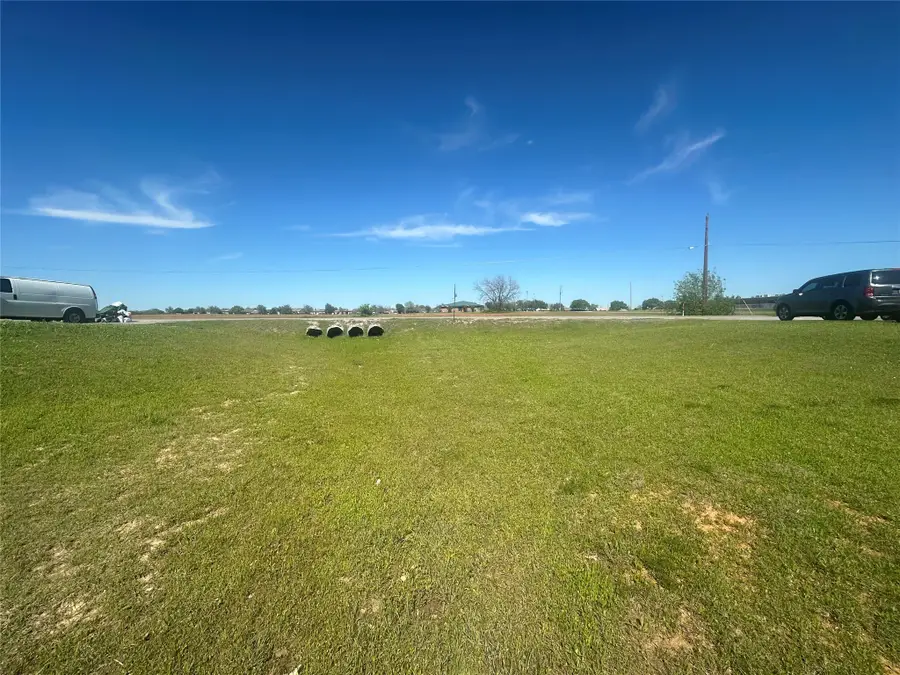 2918 James Road, Granbury, TX 76049 - Image #2