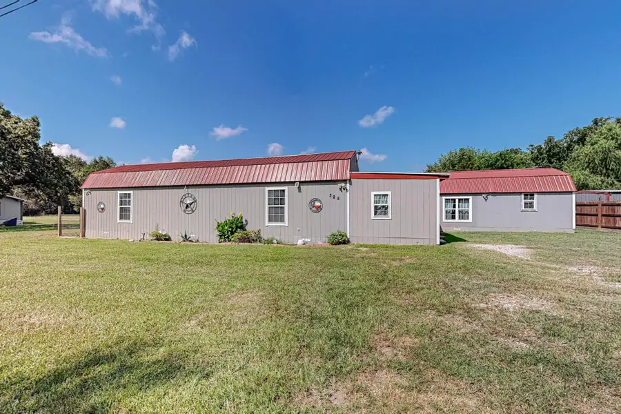 325 Teakwood Avenue, Streetman, TX 75859 - Image #2