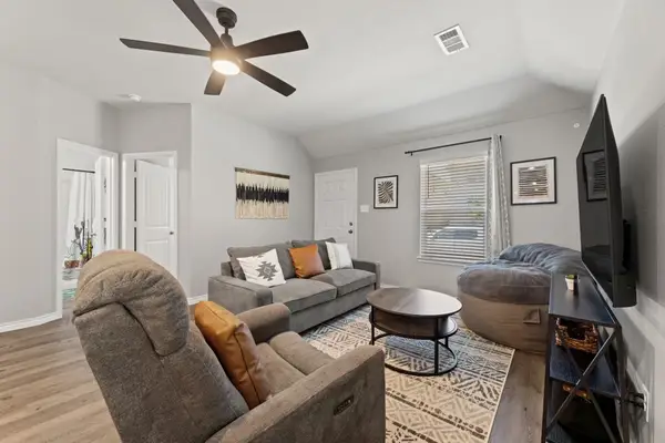 5521 Willamette Drive, Fort Worth, TX 76119