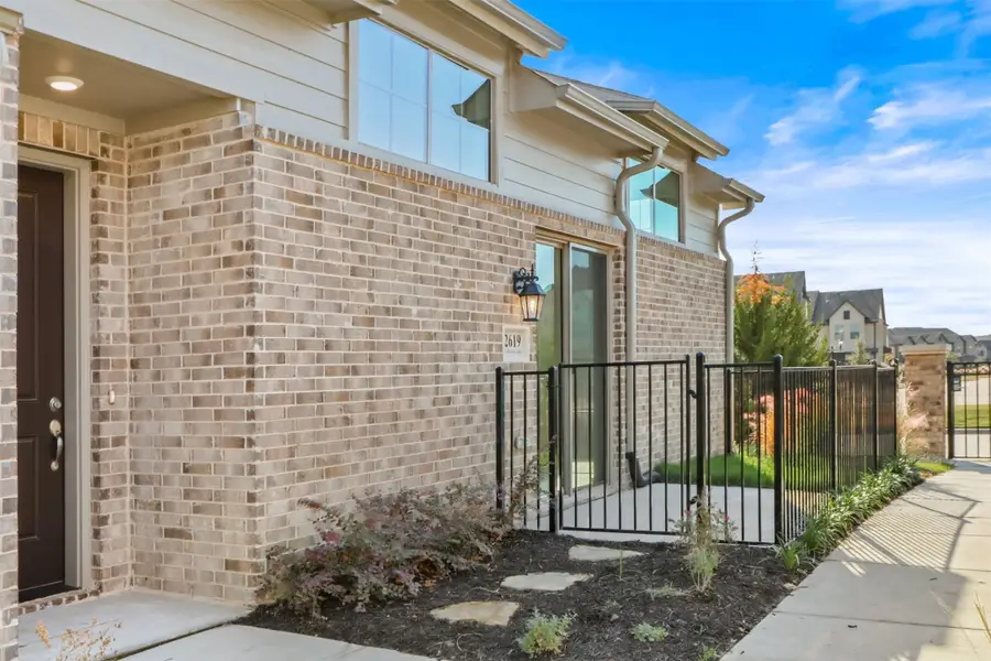 2619 St Helena Lane, Grand Prairie, TX 75054 - Image #2