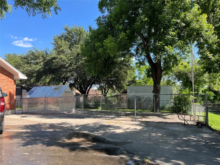 405 N Elm Street, Comanche, TX 76442 - Image #3