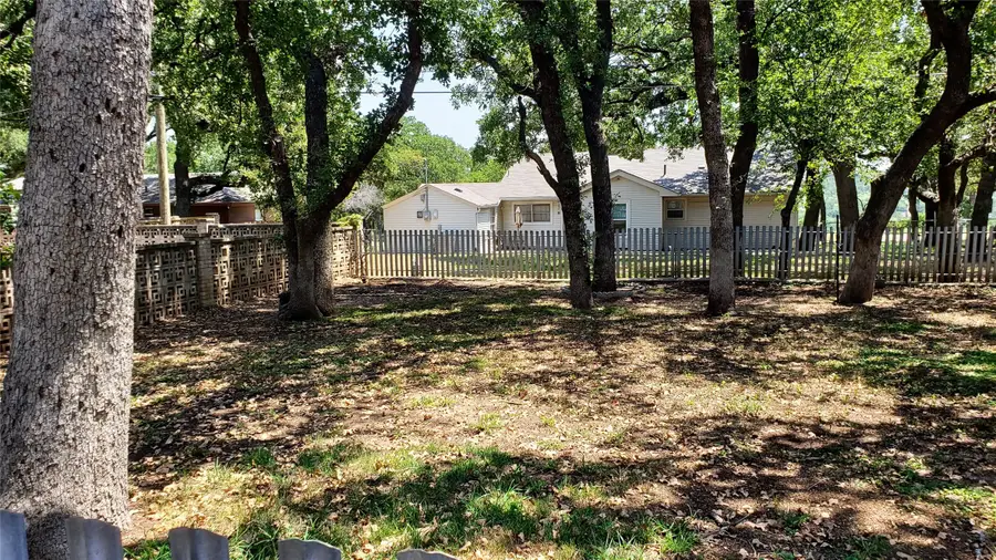 1220 NW 7th Avenue, Mineral Wells, TX 76067 - Image #2