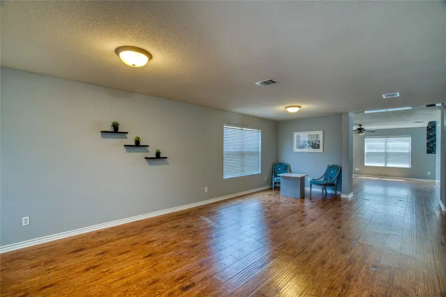 365 Dakota Ridge Drive, Fort Worth, TX 76134 - Image #2