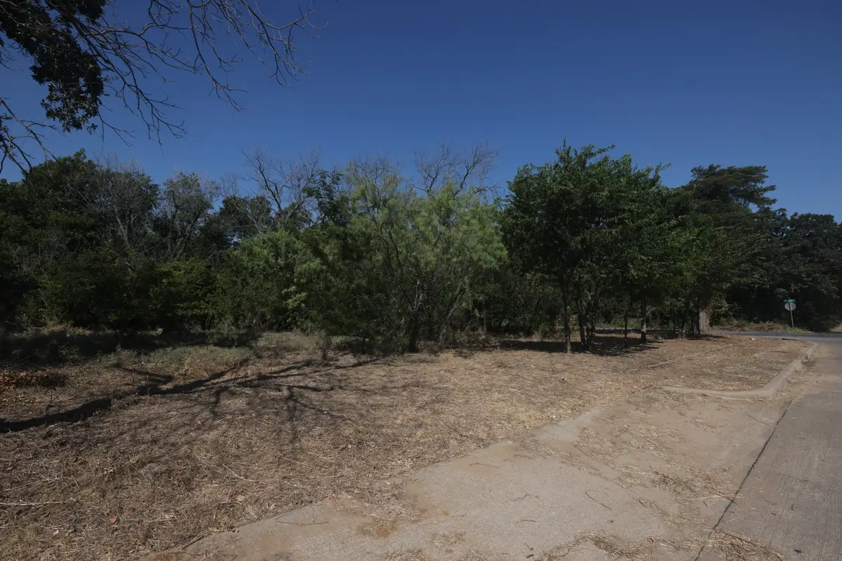 612 E 2nd Street, Cleburne, TX 76031 - Image #1