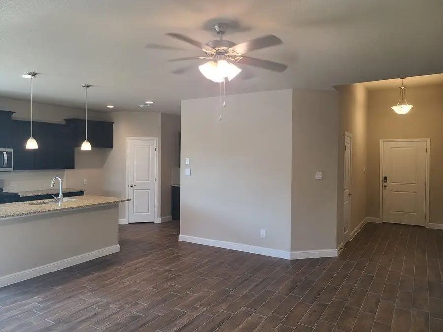 5254 Crystal Lake Avenue, Krum, TX 76249 - Image #3