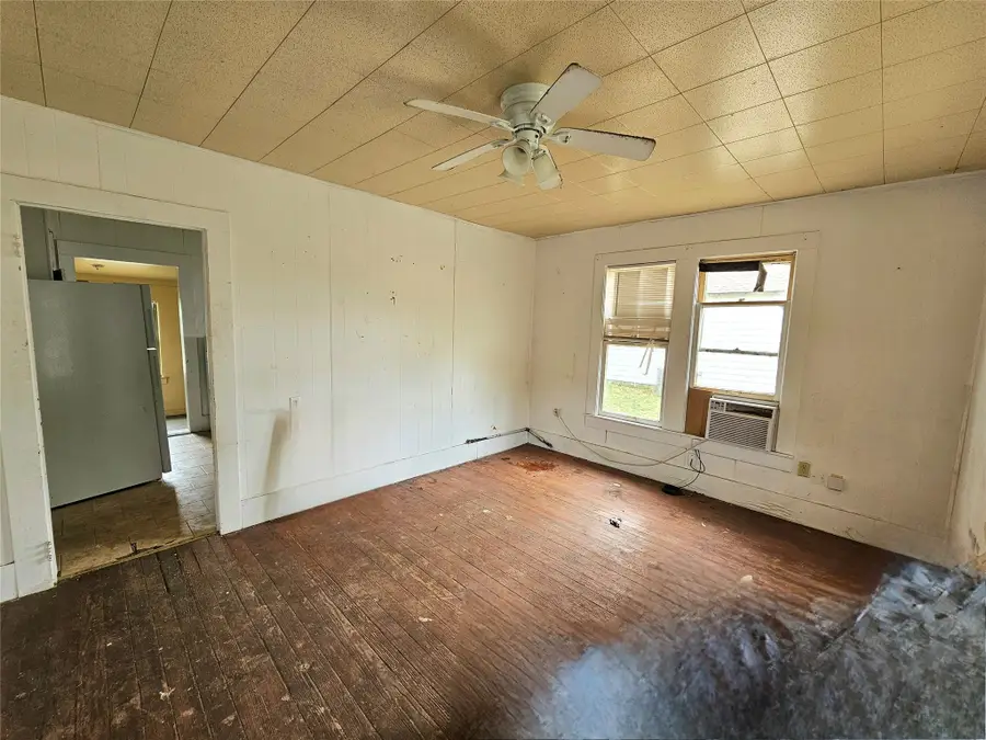 704 S 2nd Street, Bangs, TX 76823 - Image #2