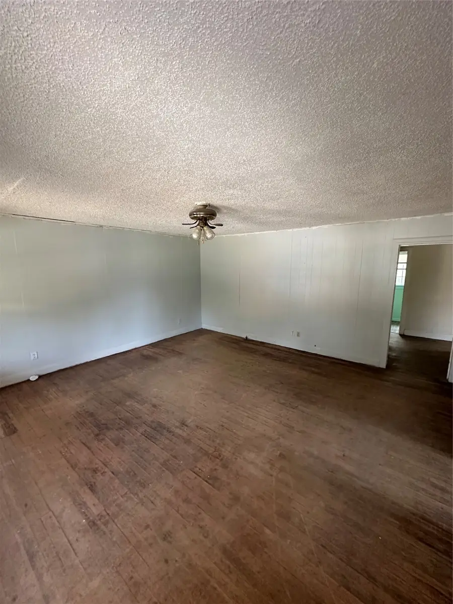 408 N Cage Street, Hamilton, TX 76531 - Image #3
