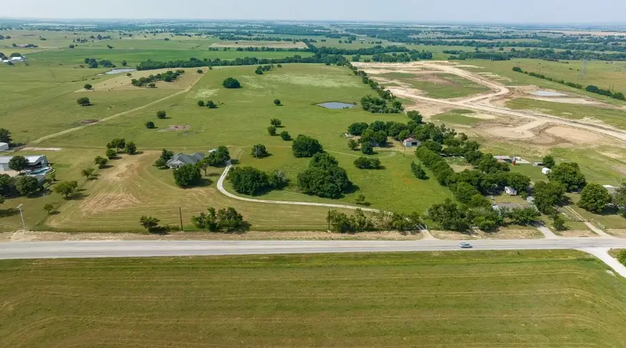 1211 W Fm 922, Valley View, TX 76272 - Image #3