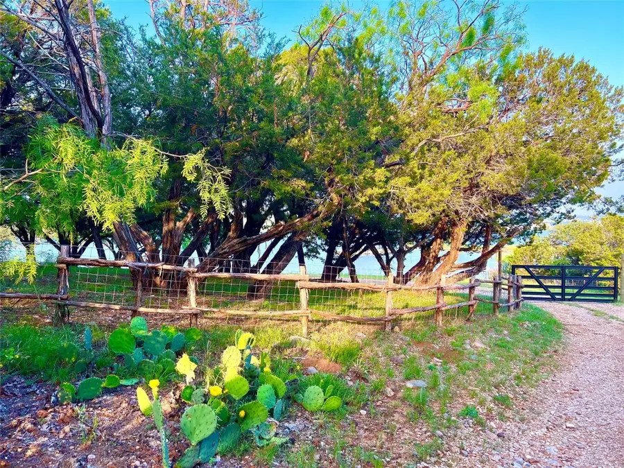 5005 Kingdom Drive, Possum Kingdom Lake, TX 76450 - Image #2