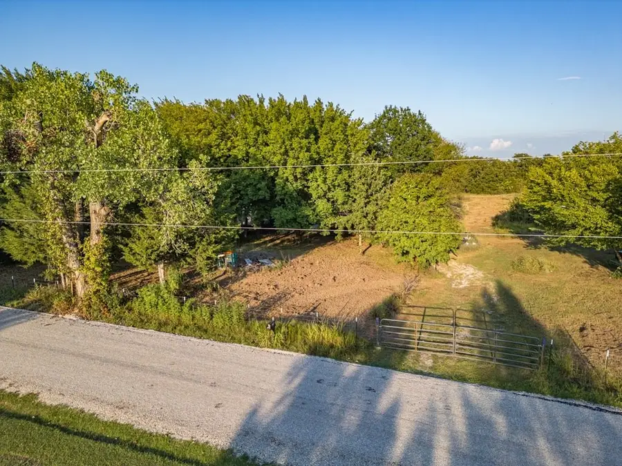 453 County Road 3383, Paradise, TX 76073 - Image #2