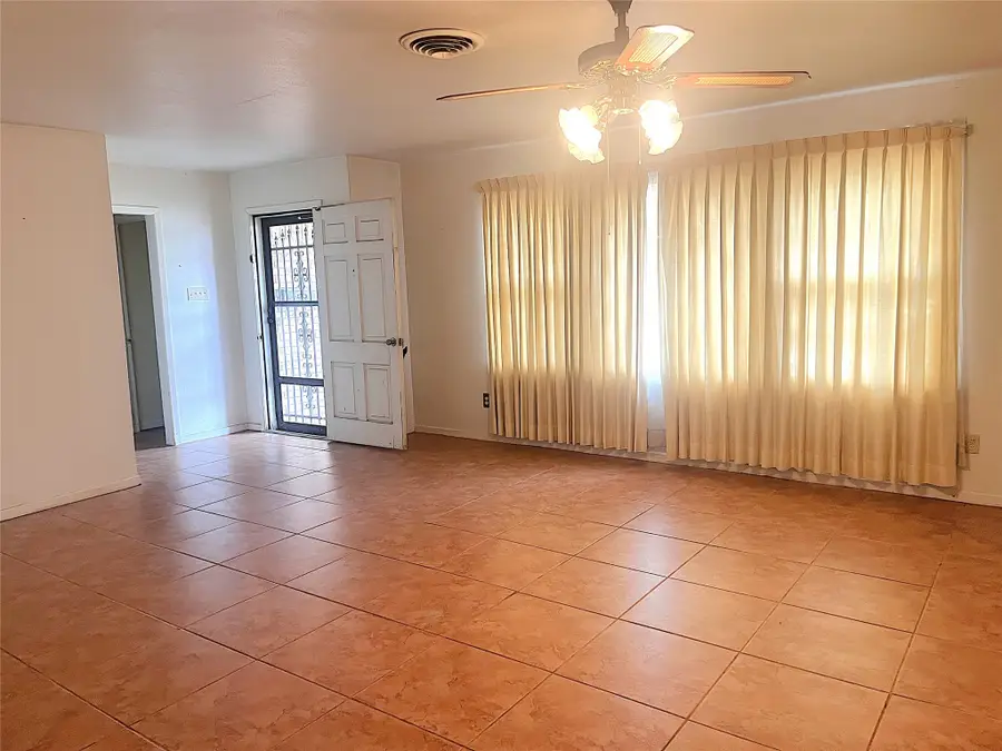 3504 Westfield Avenue, Fort Worth, TX 76133 - Image #2