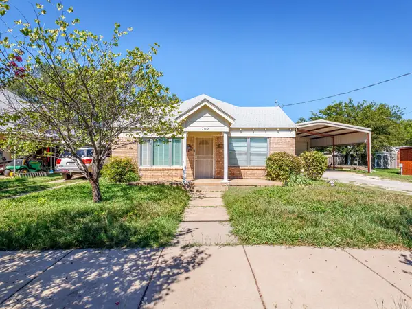 702 W Walnut Street, Coleman, TX 76834