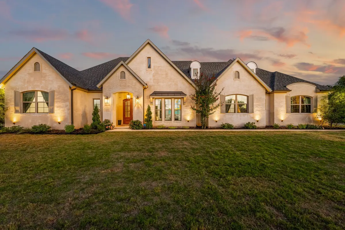 217 E Bay Drive, Bridgeport, TX 76426 - Image #1